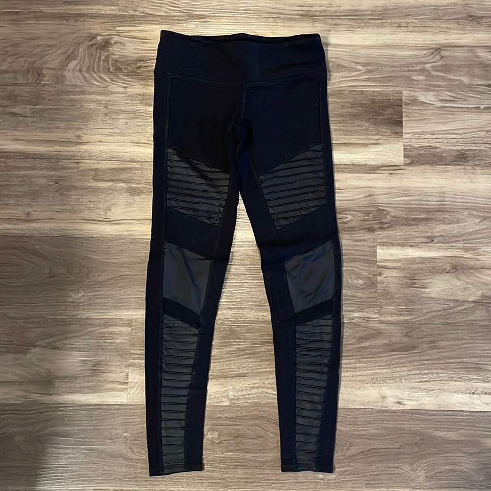 Alo Yoga moto leggings